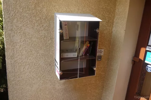 Boîte à livres - version murale personnalisable | Signe par Pic Bois